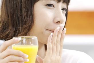 女性親熱要主動 還要細(xì)心呵護(hù)身體