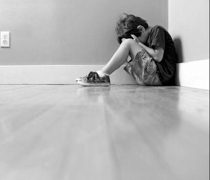 過分自卑竟導(dǎo)致自閉 4個方式調(diào)節(jié)