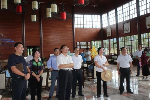 海南省政協(xié)主席毛萬(wàn)春率政協(xié)調(diào)研團(tuán)蒞臨中合集團(tuán)考察調(diào)研
