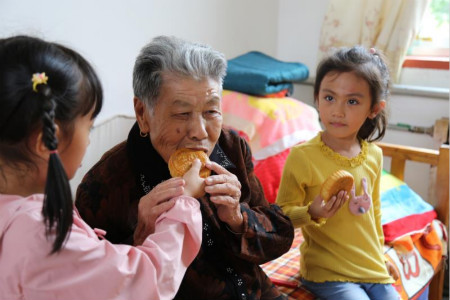 福山區(qū)東廳街道開展流動人口關(guān)愛活動