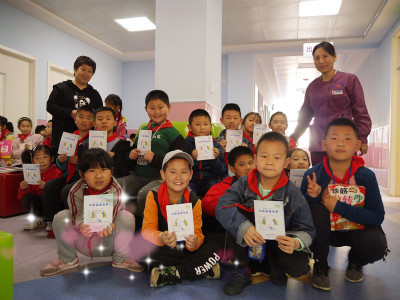 區(qū)婦保院適齡兒童免費窩溝封閉正在進行中……